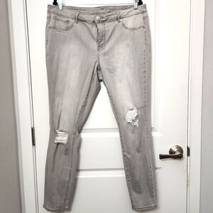 5/$30 Lane Bryant  Gray Distressed  Skinny Jeans Size 18